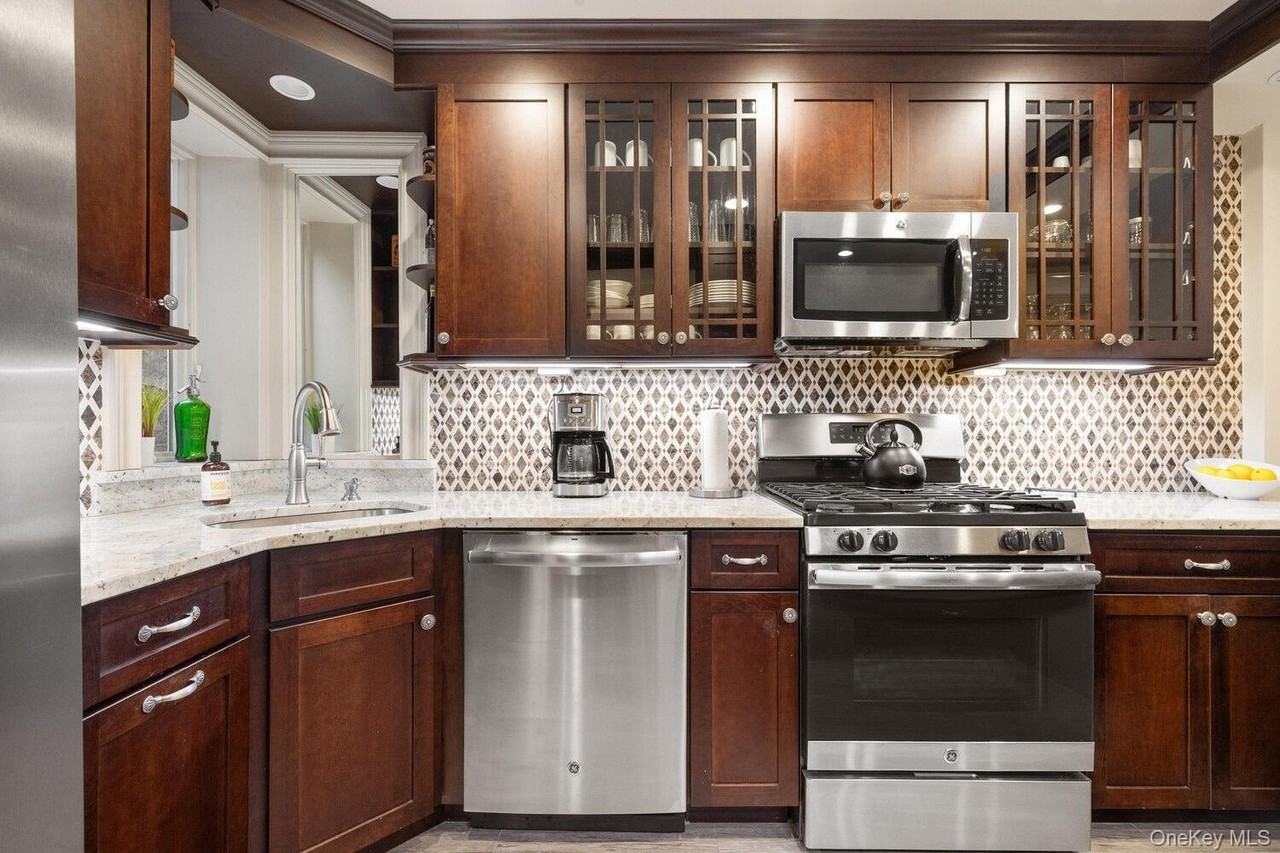 69 Pineapple St Apt 6 #6 - Photo 5 of 11