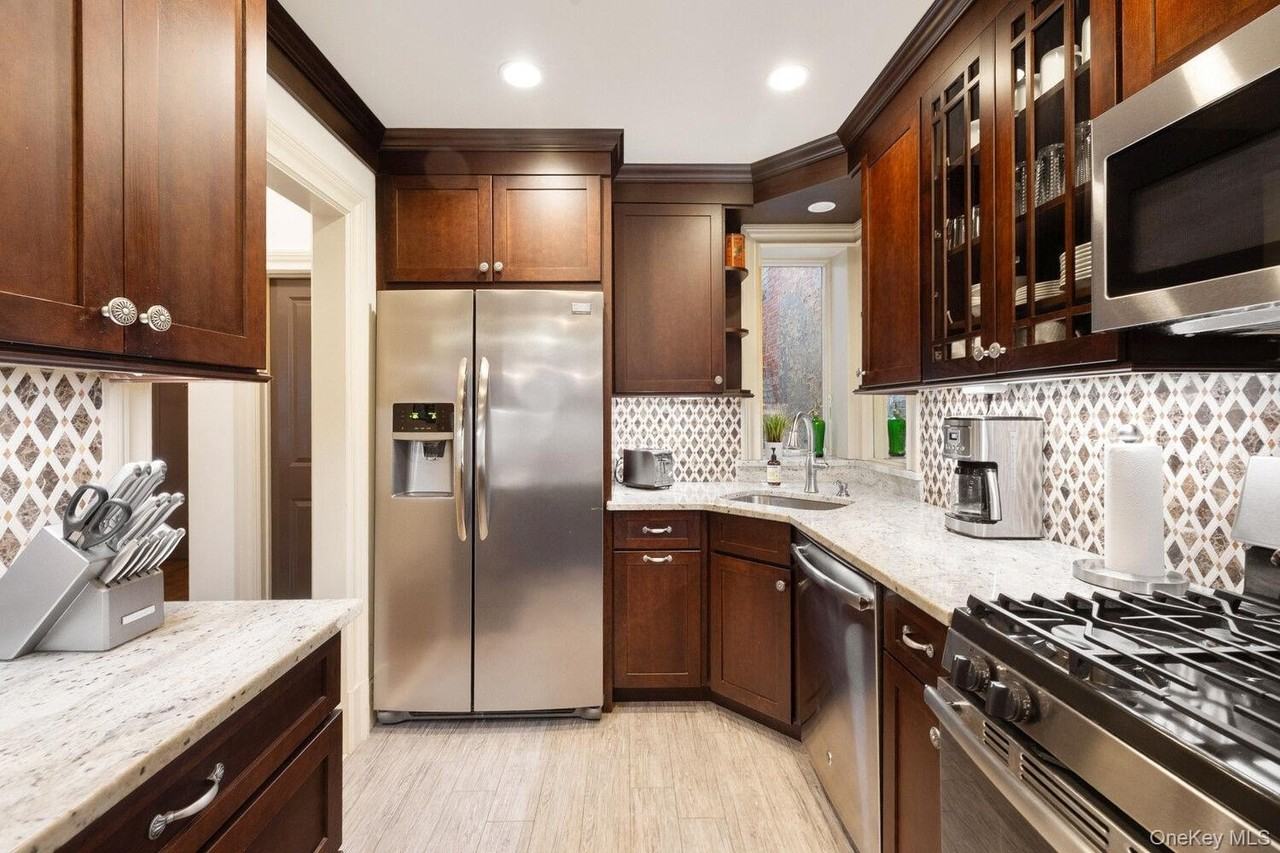 69 Pineapple St Apt 6 #6 - Photo 6 of 11