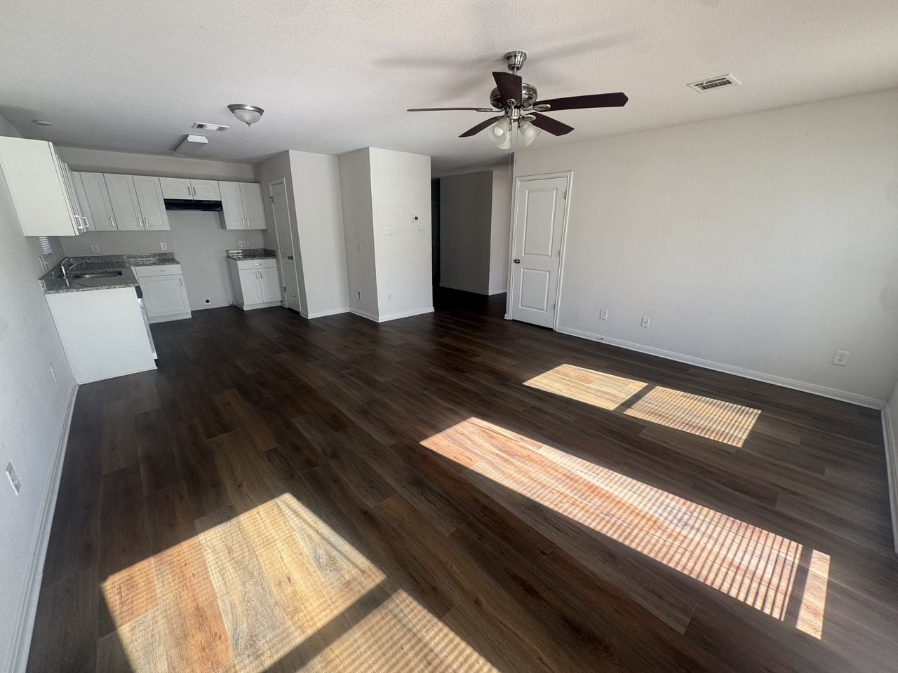 15724 Del Norte Dr - Photo 3 of 13