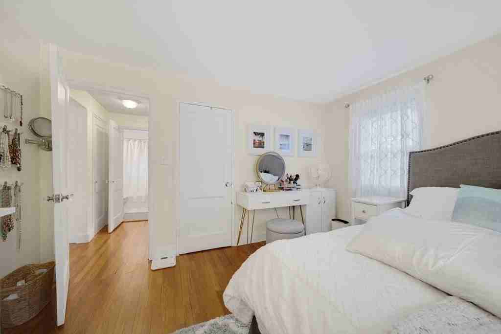 926 Massachusetts Ave Apt 3 #3 - Photo 4 of 17