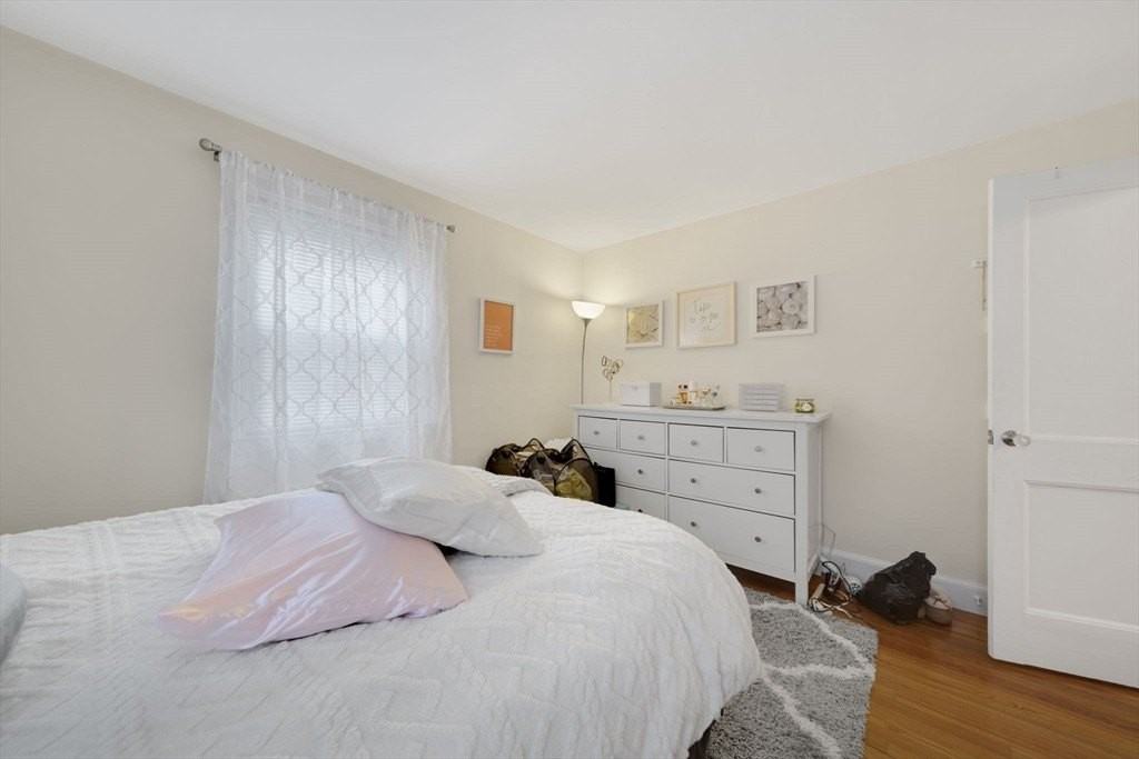 926 Massachusetts Ave Apt 3 #3 - Photo 5 of 17