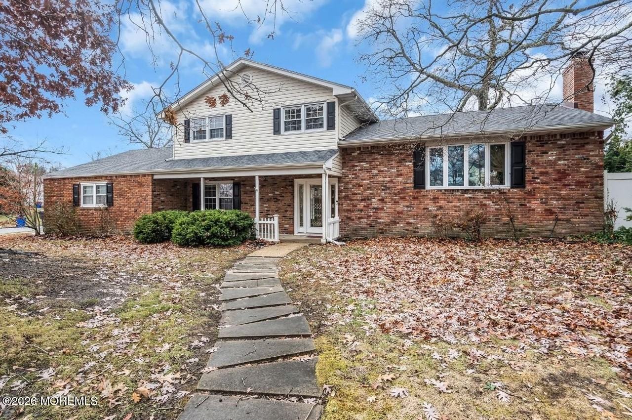 869 Knight St - Photo 6 of 23