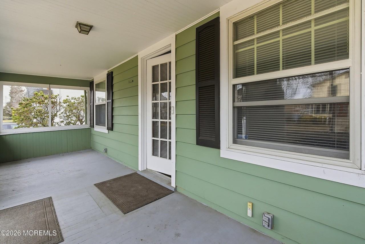 708 Atlantic Ave - Photo 3 of 30