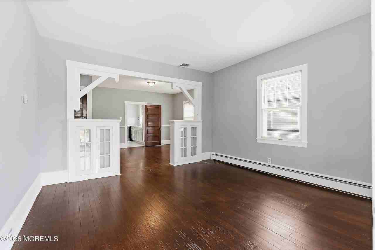 708 Atlantic Ave - Photo 4 of 30