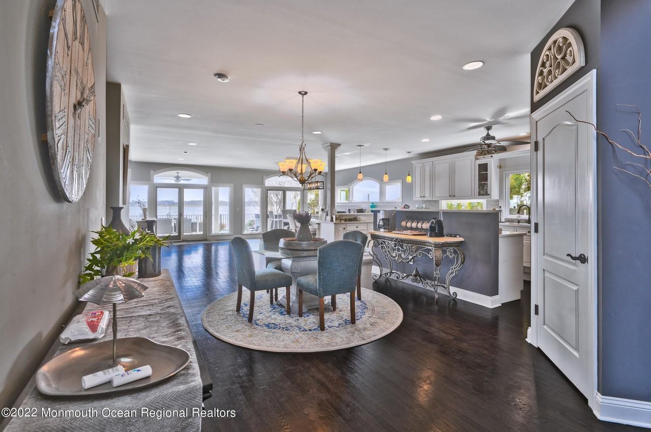 709 Princeton Ave - Photo 5 of 50