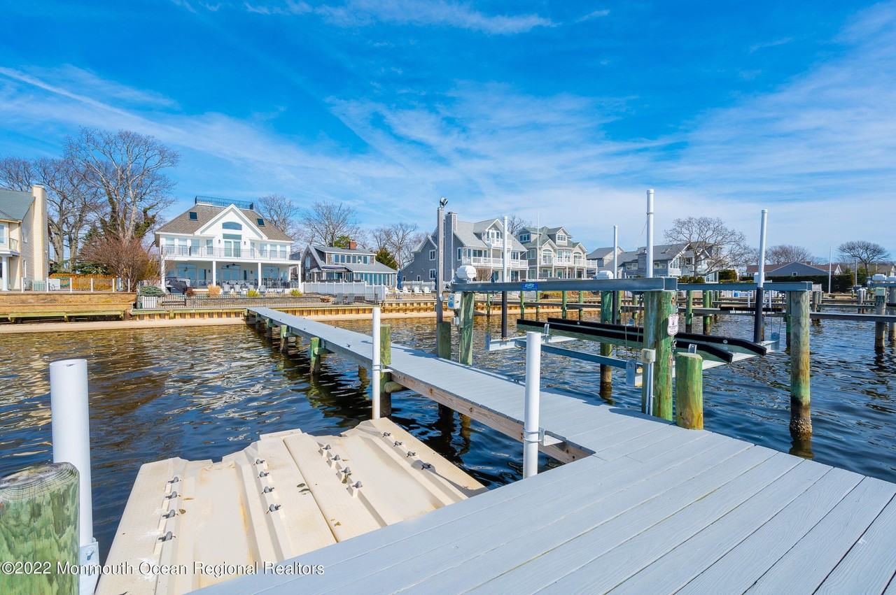 709 Princeton Ave - Photo 6 of 50