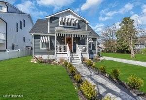 111 Sanborn Ave - Photo 2 of 47