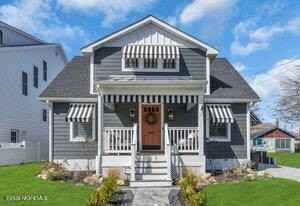 111 Sanborn Ave - Photo 3 of 47