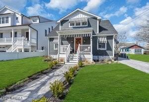 111 Sanborn Ave - Photo 5 of 47