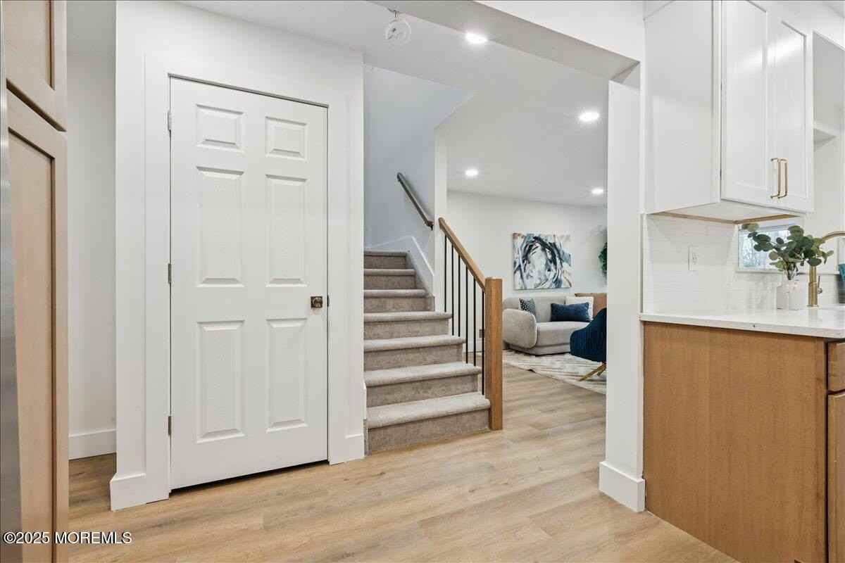 18 Oak Knoll Dr - Photo 4 of 32