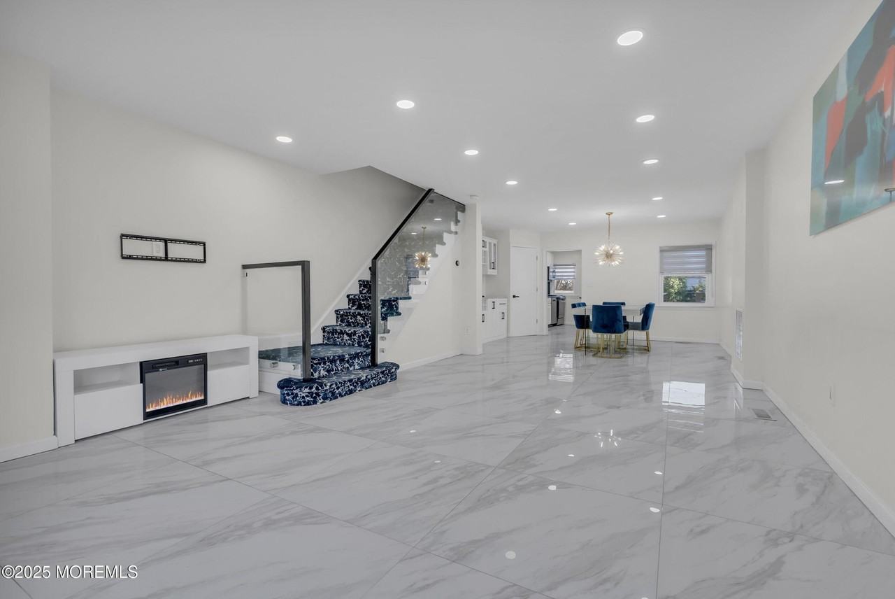 1001 Norwood Ave #7 - Photo 4 of 33