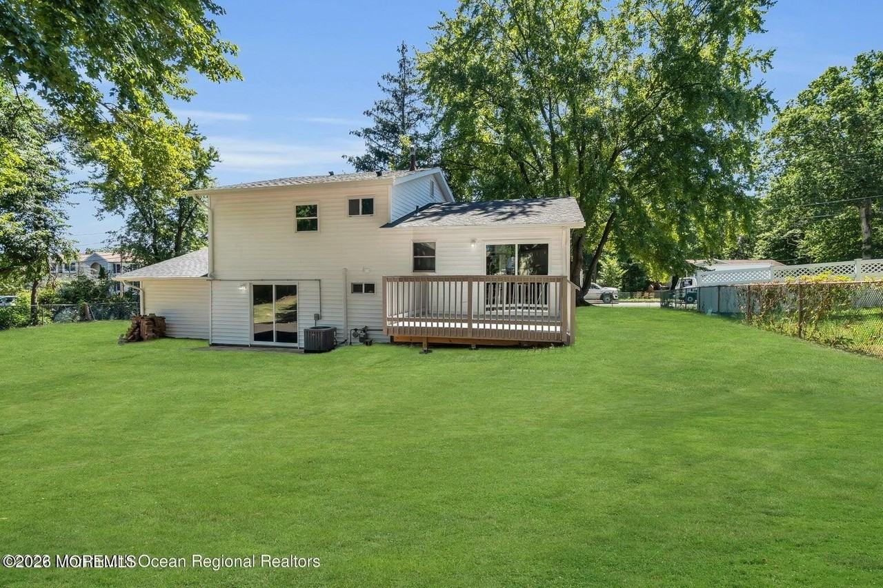 1016 Woodlane Rd - Photo 2 of 24