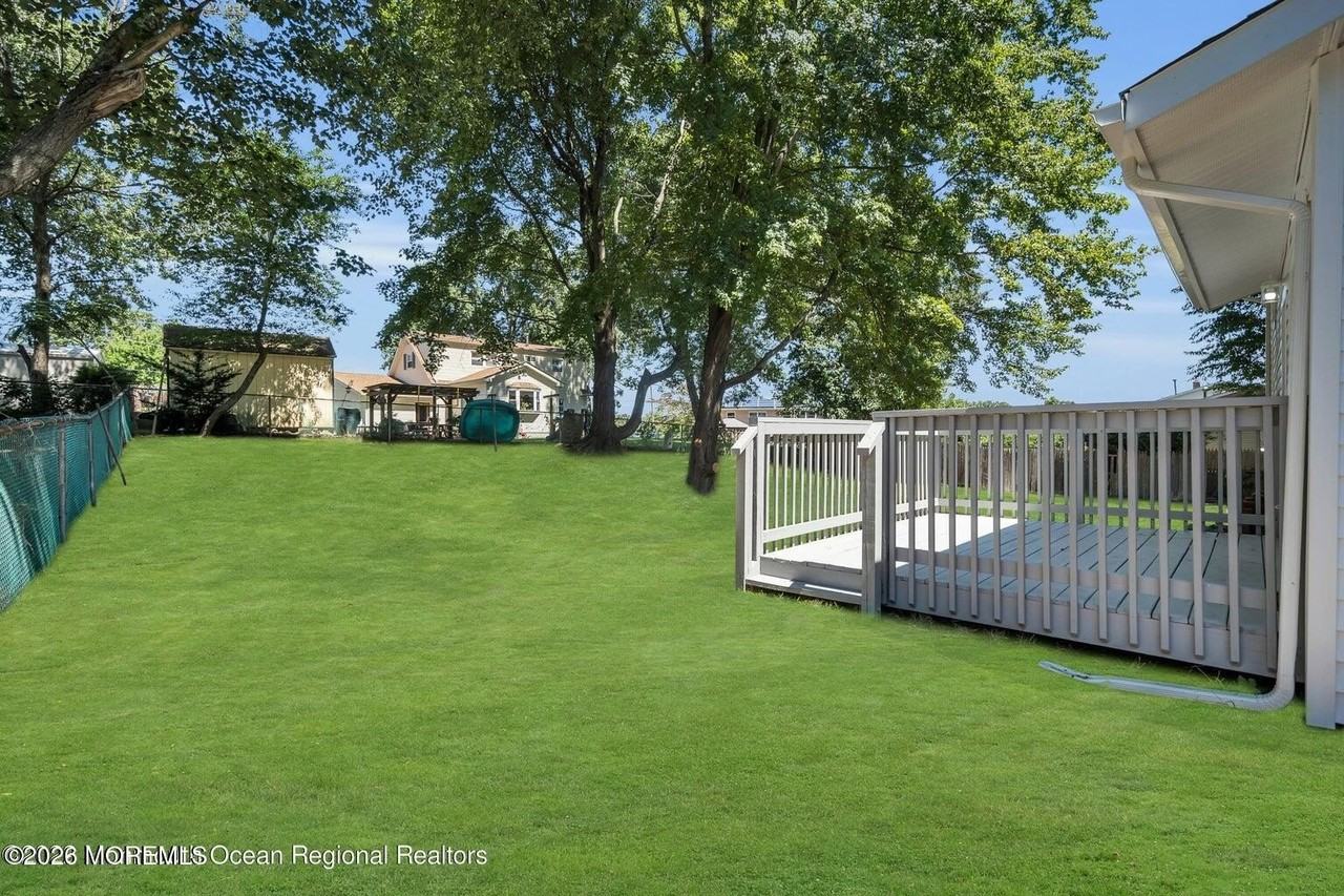 1016 Woodlane Rd - Photo 4 of 24