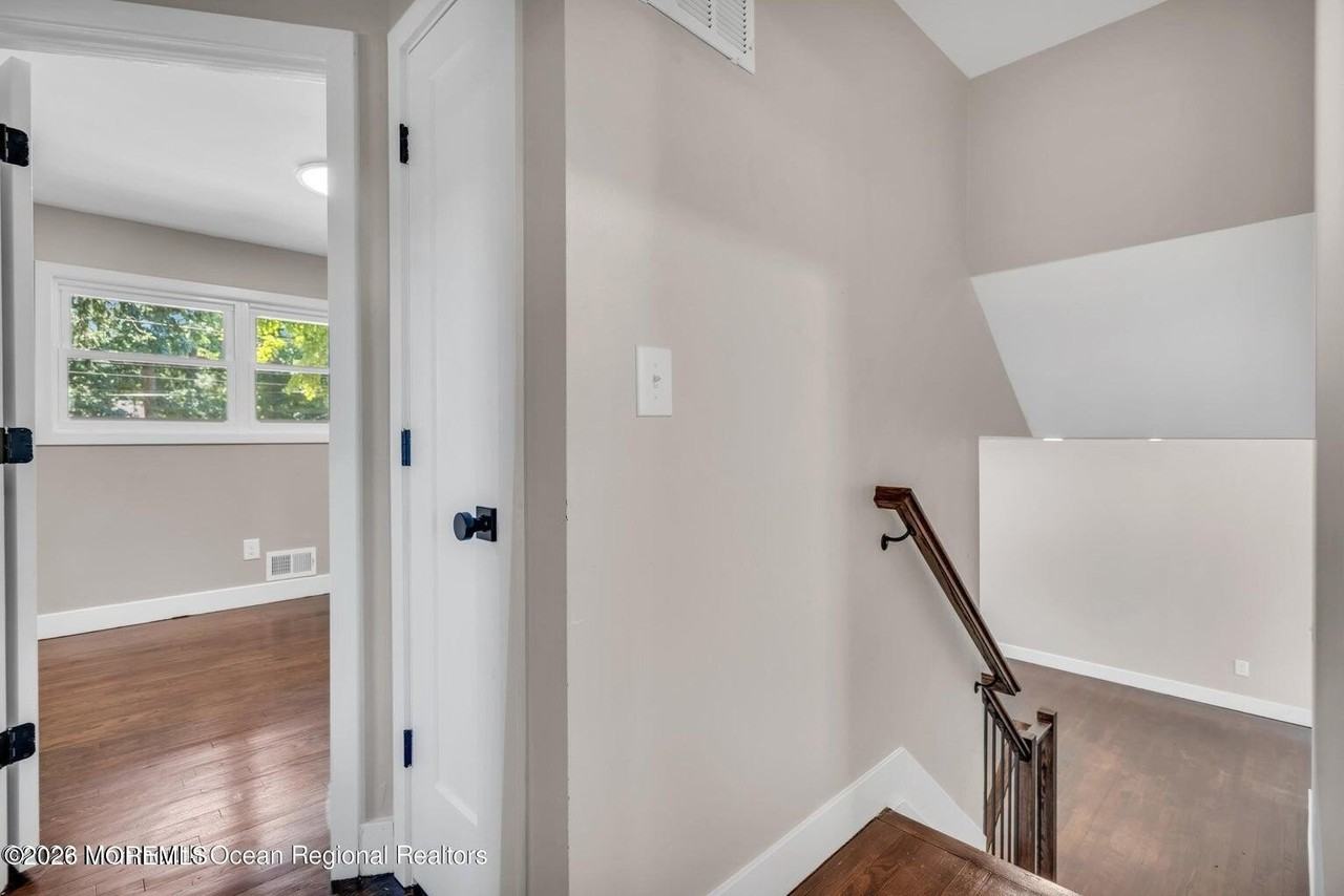 1016 Woodlane Rd - Photo 5 of 24