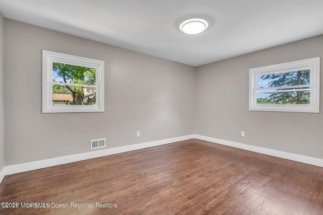 1016 Woodlane Rd - Photo 7 of 24