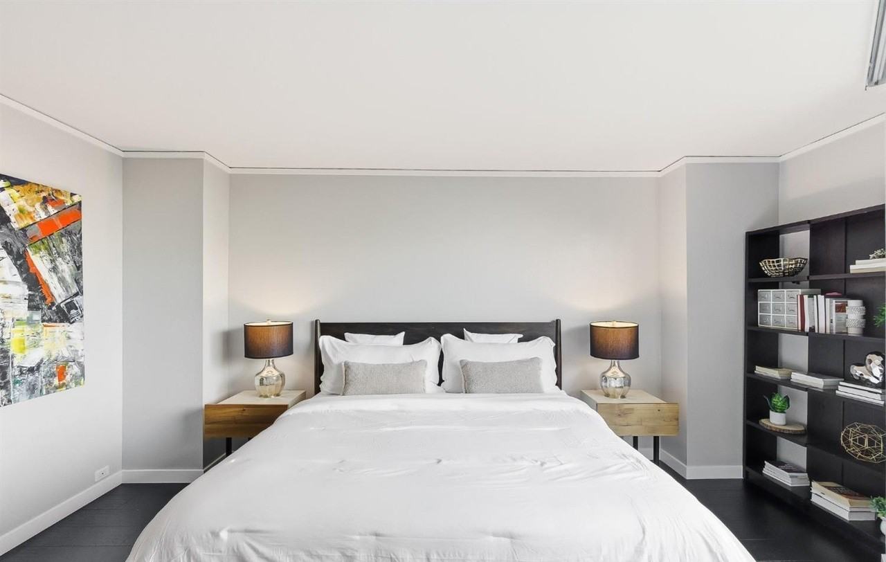 152 Lombard St - Photo 2 of 4