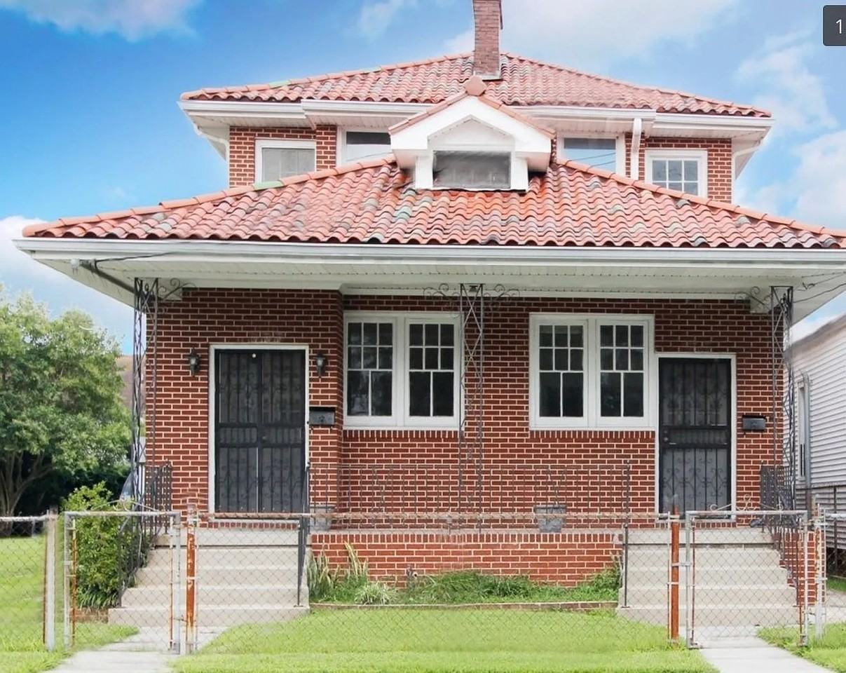 1025 Valence St - Photo 4 of 8