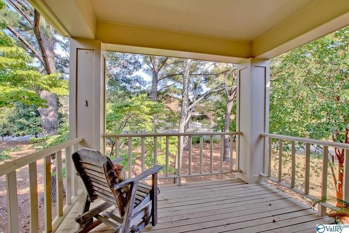 212 Inverness Dr Sw - Photo 3 of 14