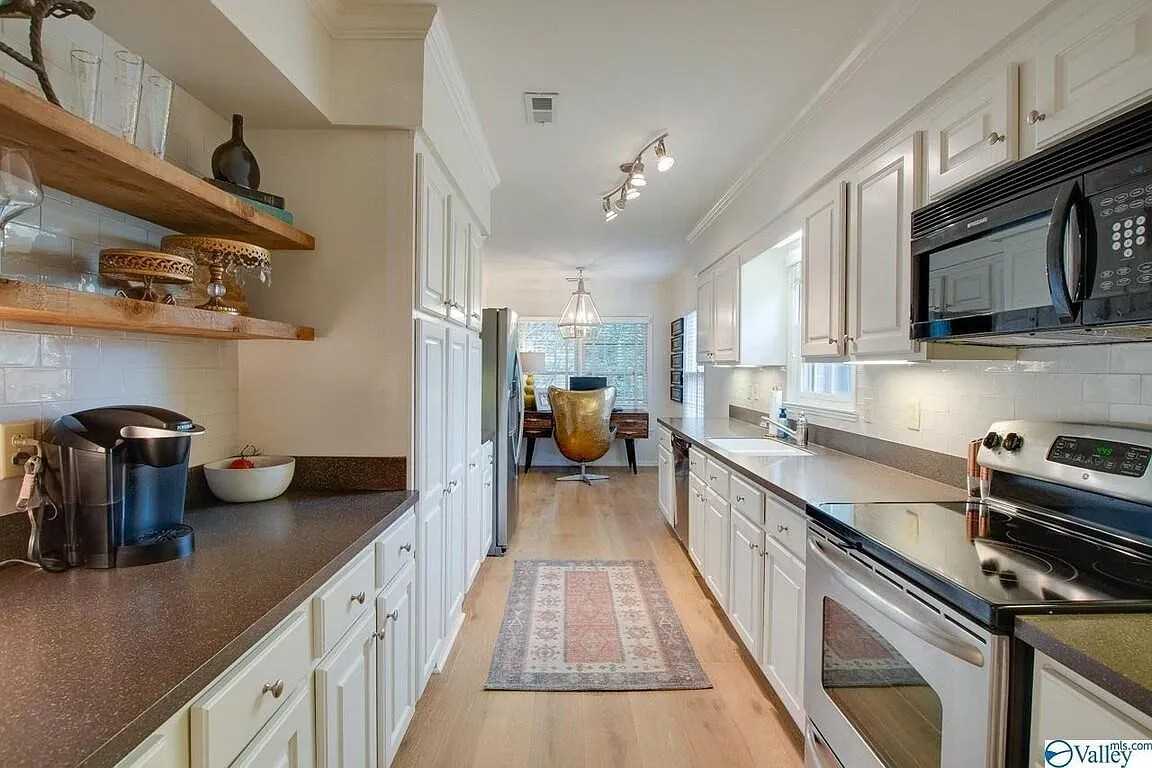 212 Inverness Dr Sw - Photo 5 of 14