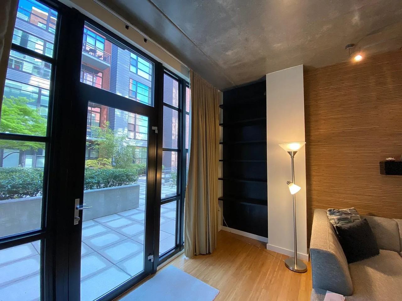 317 Vine St - Photo 2 of 7