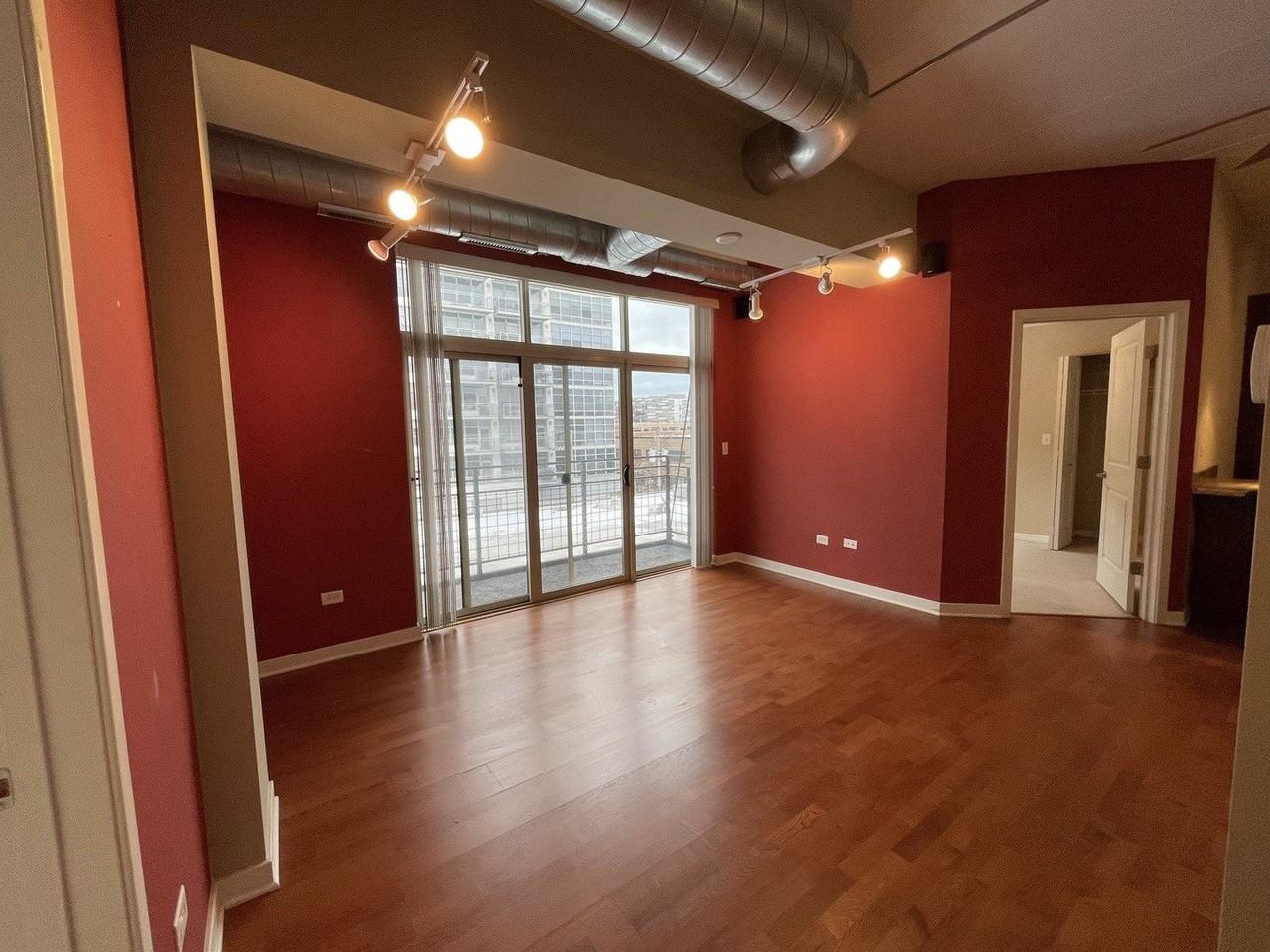 1228 W Monroe St Unit 405 #405 - Photo 3 of 12