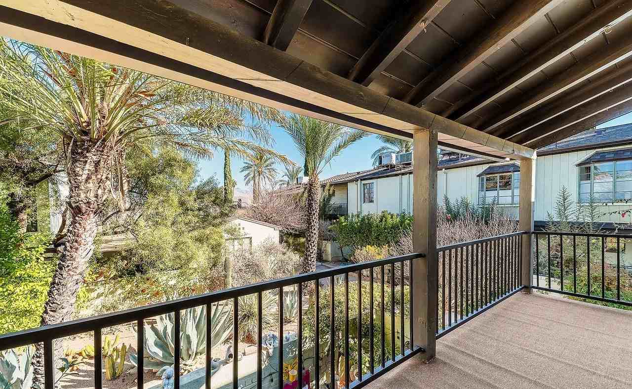 2820 E 6th St - Photo 2 of 11