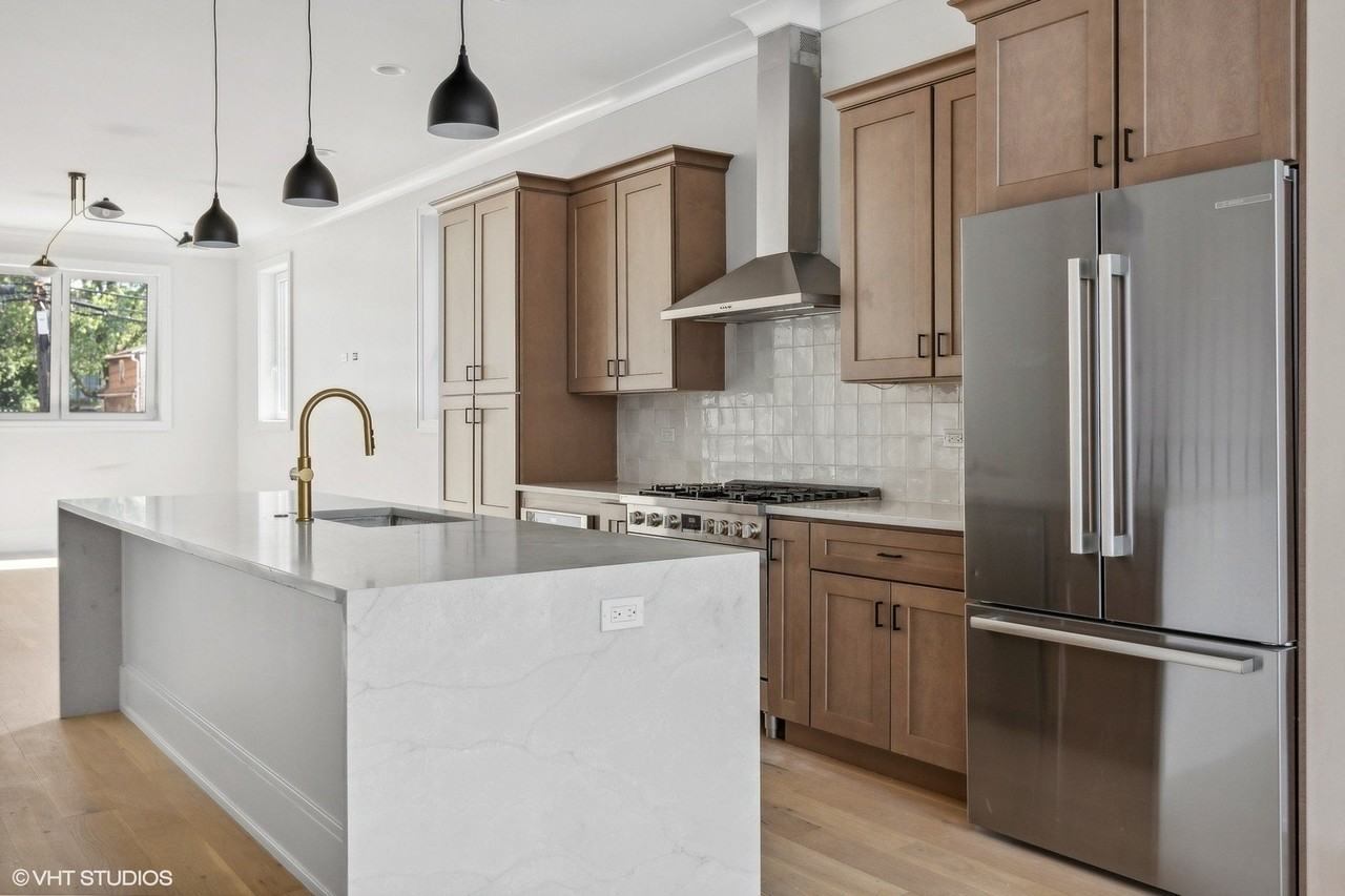 2426 W Augusta Blvd Unit 1 #1 - Photo 4 of 20