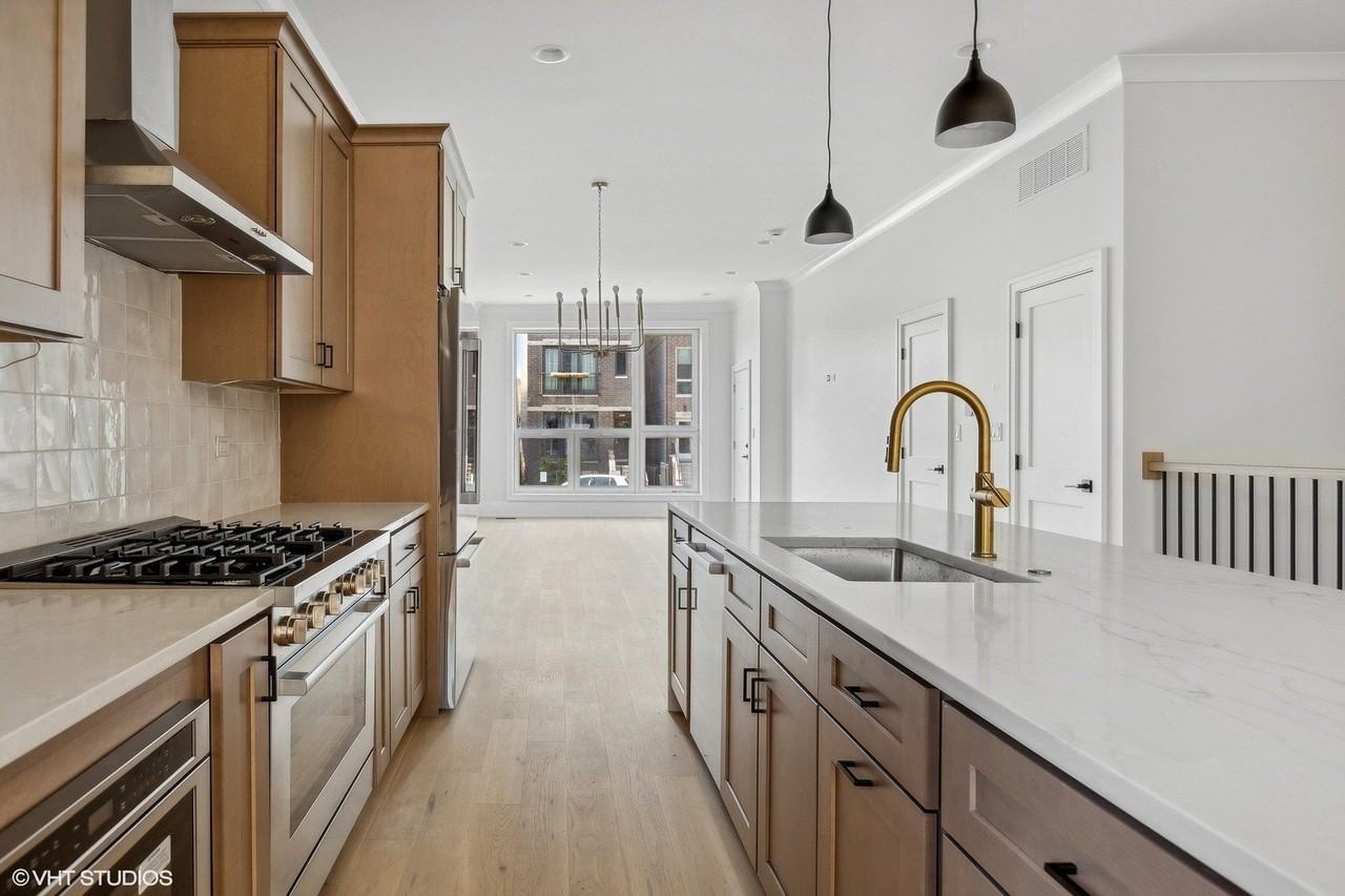 2426 W Augusta Blvd Unit 1 #1 - Photo 5 of 20