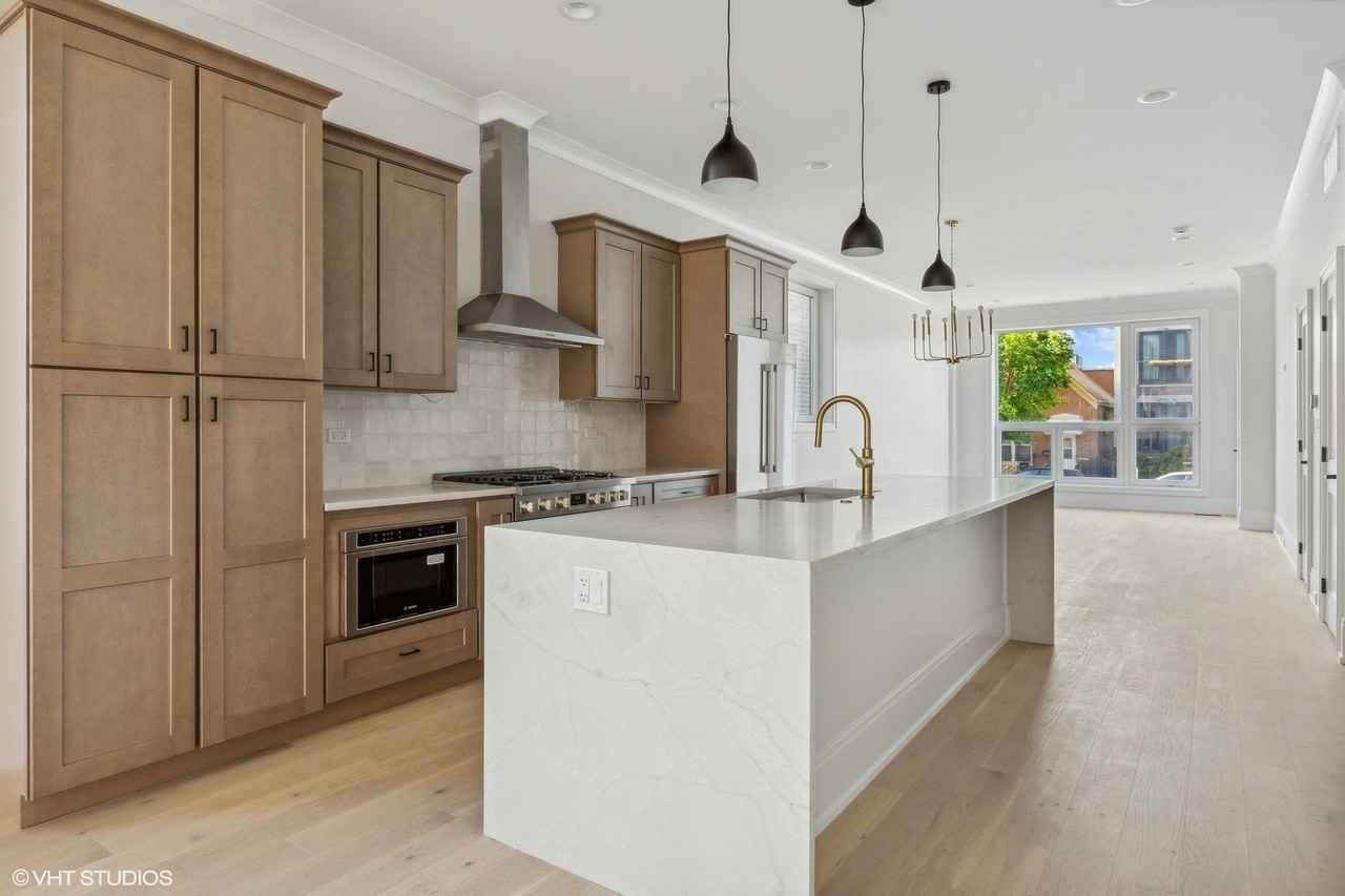 2426 W Augusta Blvd Unit 1 #1 - Photo 7 of 20