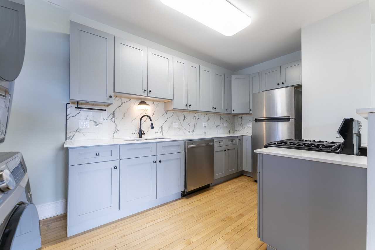 845 Lyman Ave Apt 3s #3S - Photo 4 of 10