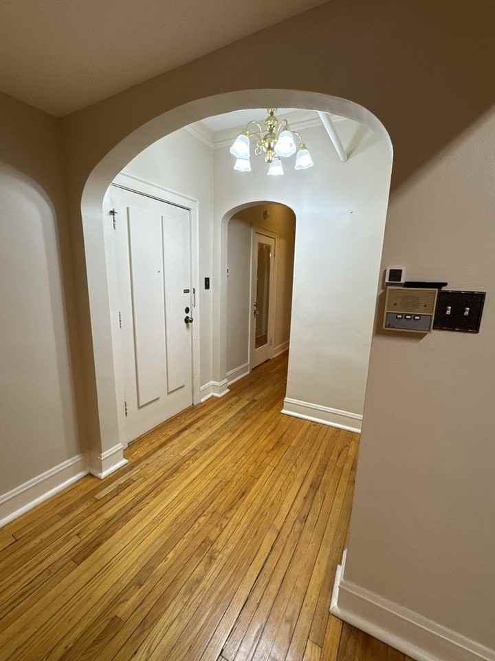 7450 N Claremont Ave Unit 1g #1G - Photo 2 of 27