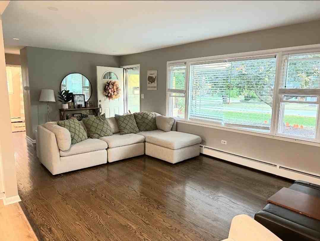 519 Oakwood Dr - Photo 3 of 8