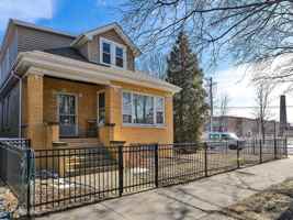 featured image of 5501 N Luna Ave Unit 2 #2