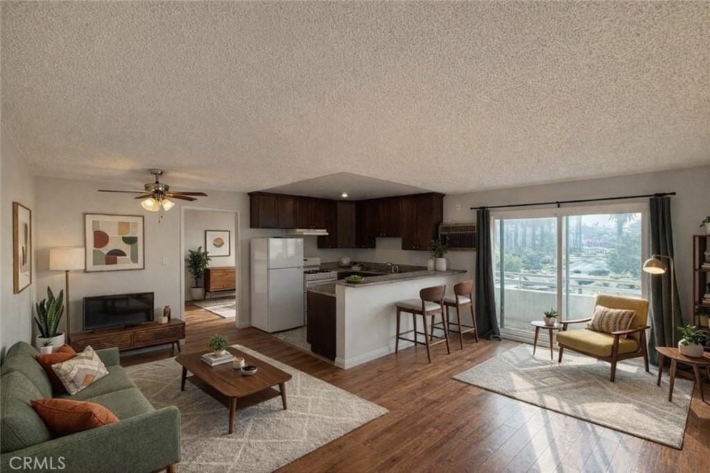 400 N Hobart Blvd #301 - Photo 3 of 22