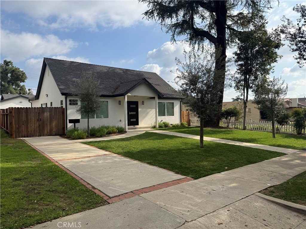 1070 N Vinedo Ave - Photo 3 of 17