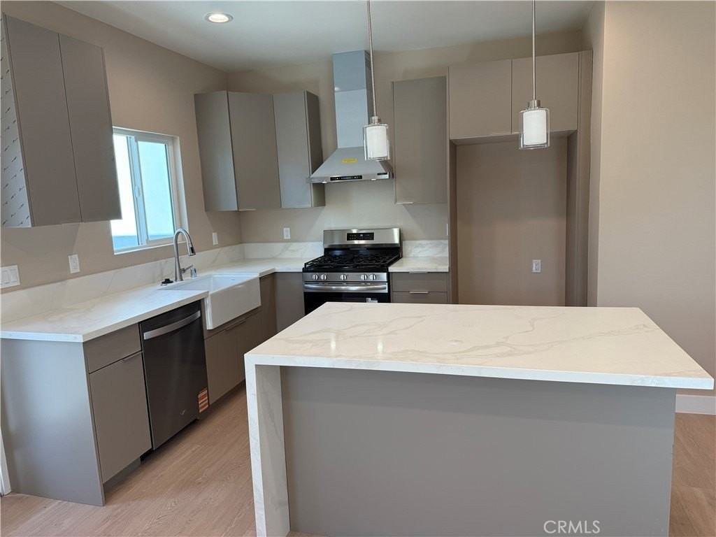 1072 N Vinedo Ave - Photo 6 of 17