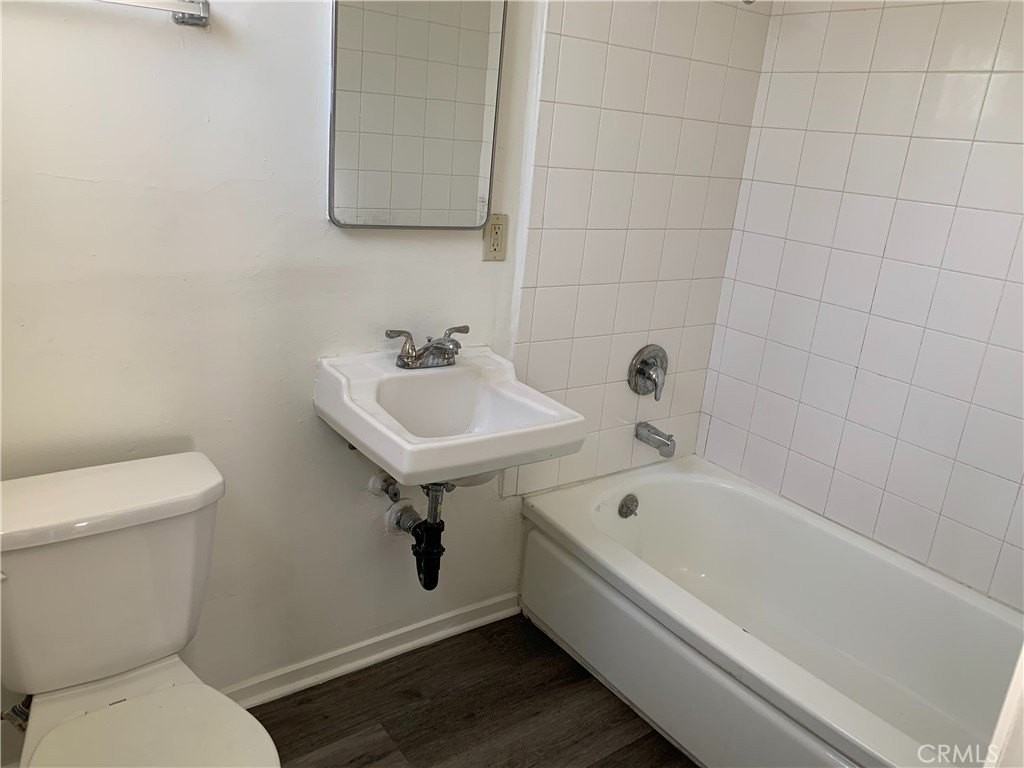 404 S 5th Ave #C - Photo 5 of 9