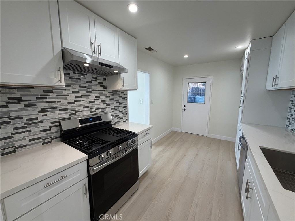 3357 Honolulu Ave - Photo 7 of 19