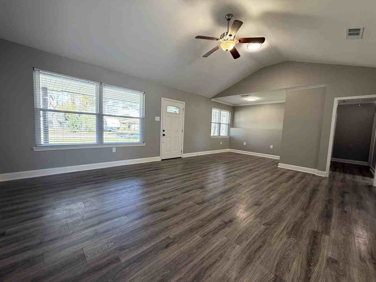 122 Joan St - Photo 2 of 18