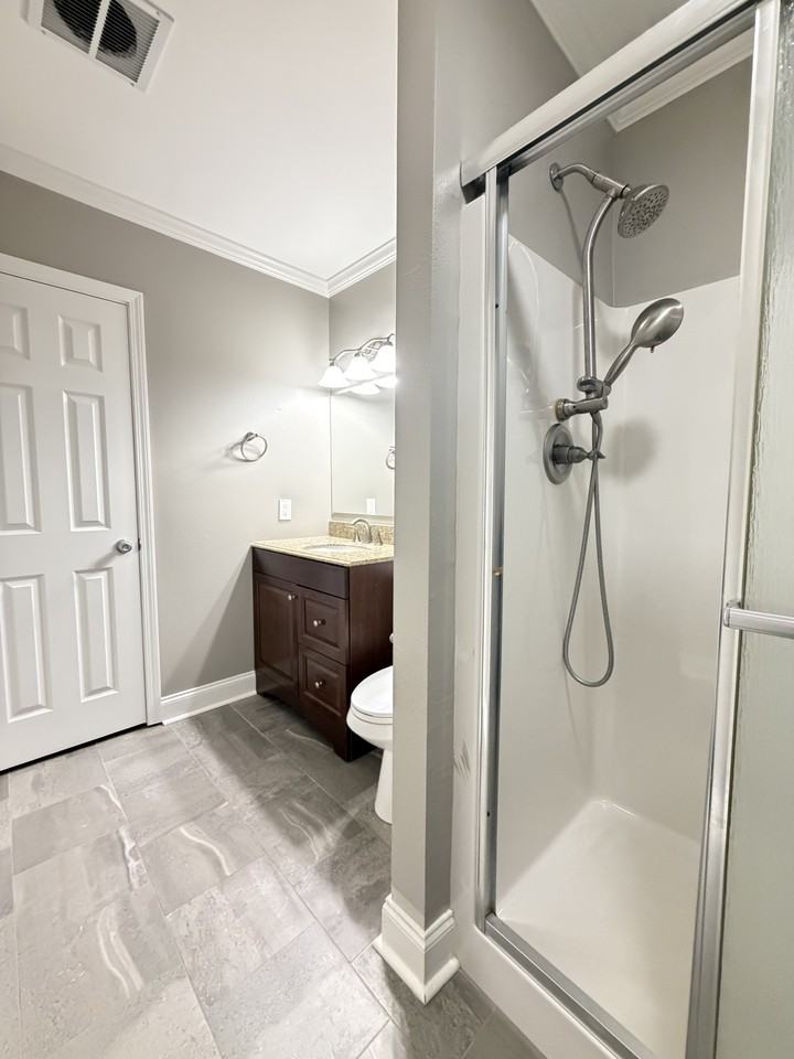 122 Joan St - Photo 6 of 18