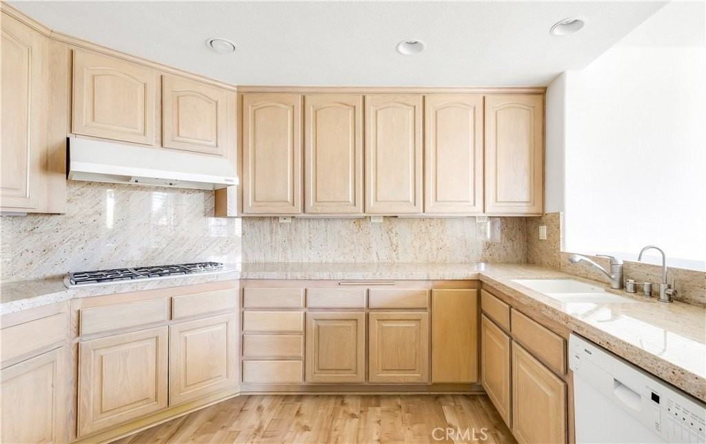 63 Ocean Vis - Photo 6 of 23