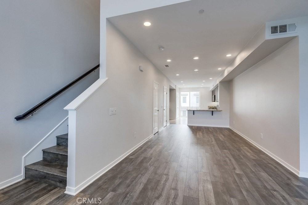 103 Waldorf - Photo 4 of 50