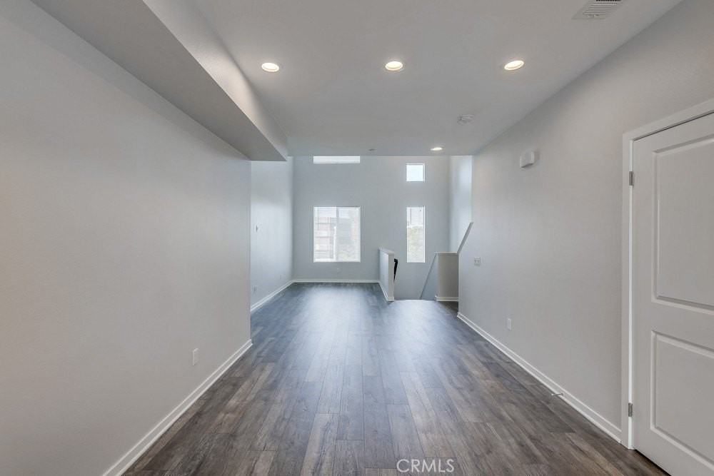 103 Waldorf - Photo 5 of 50