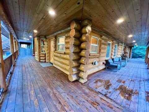 700 N Old Stage Rd - Photo 2 of 21