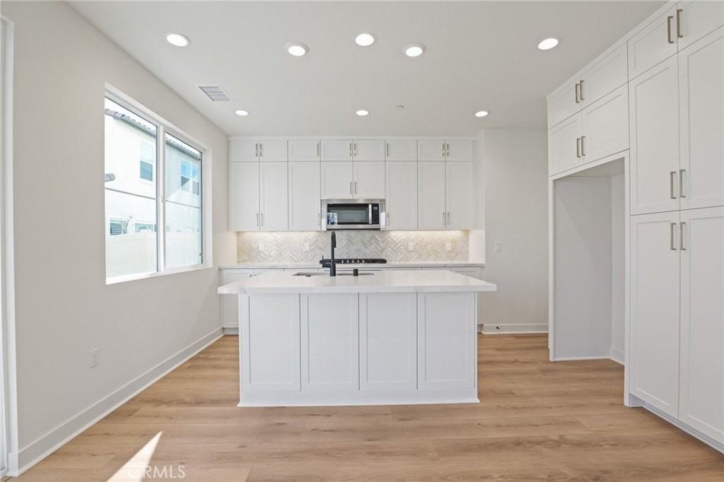 732 Jasper St - Photo 6 of 28