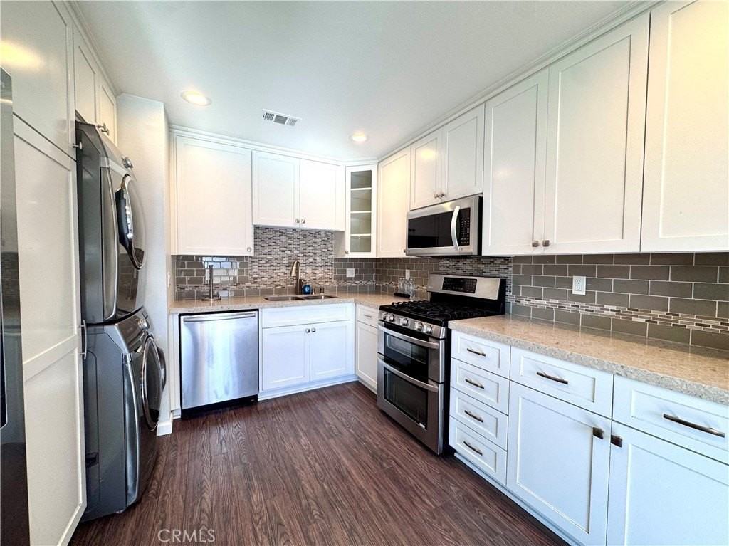 4692 Heil Ave - Photo 4 of 27