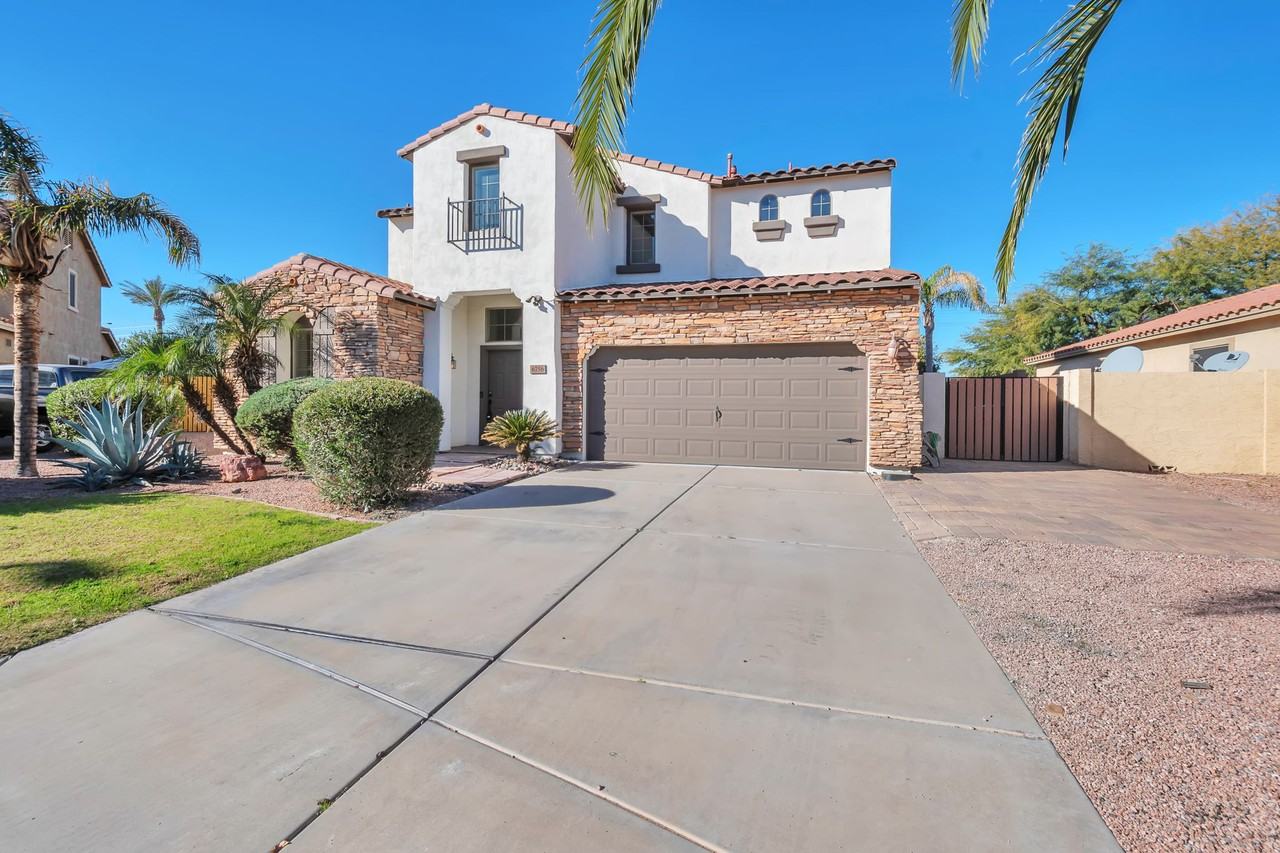 6756 S Seton Ave - Photo 2 of 30