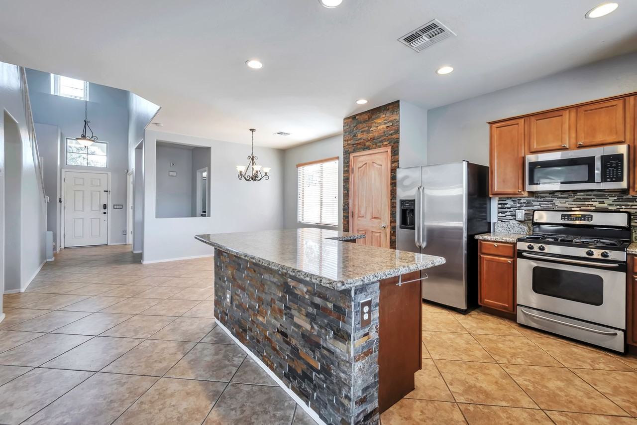 6756 S Seton Ave - Photo 5 of 30