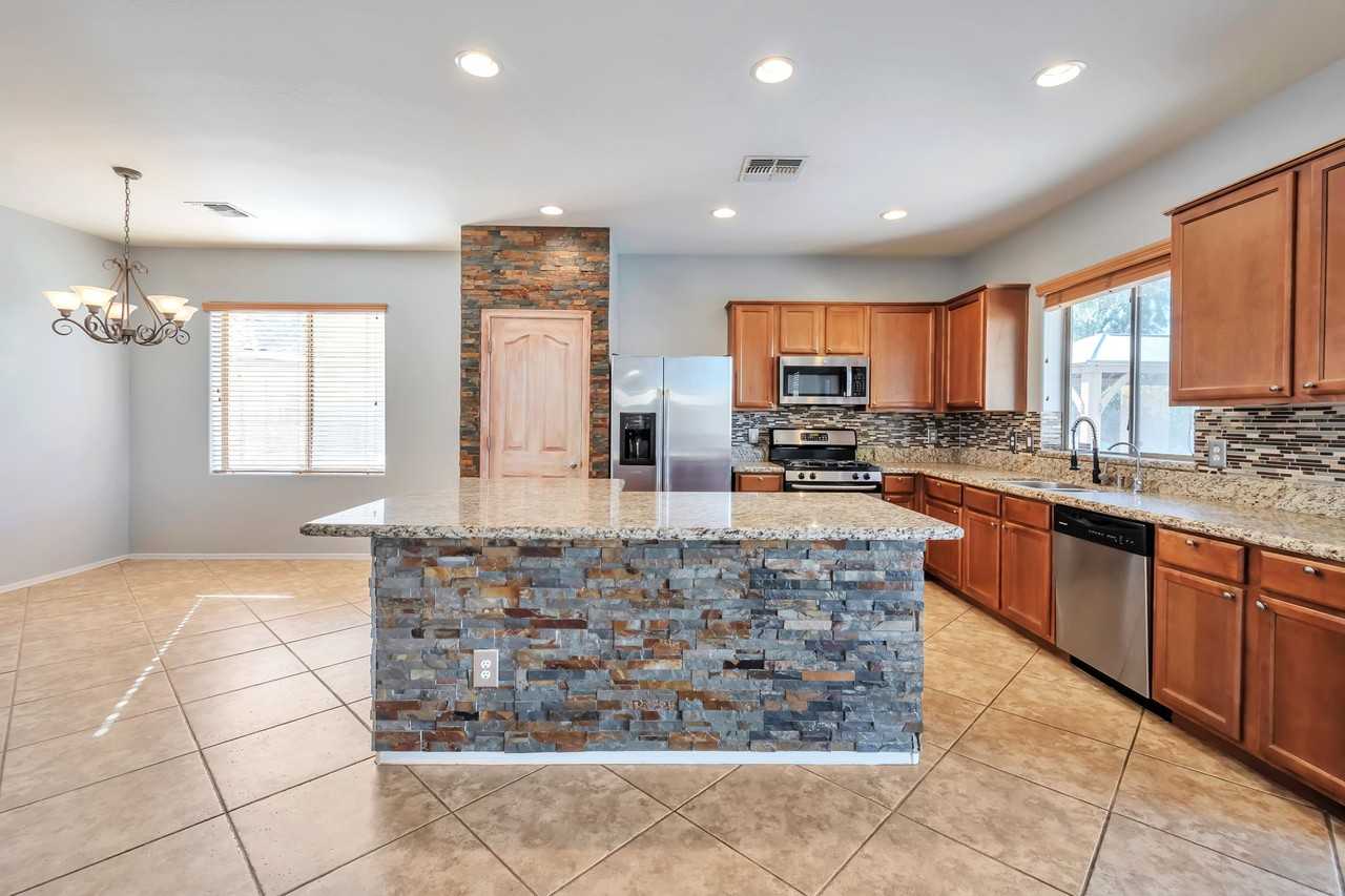 6756 S Seton Ave - Photo 6 of 30