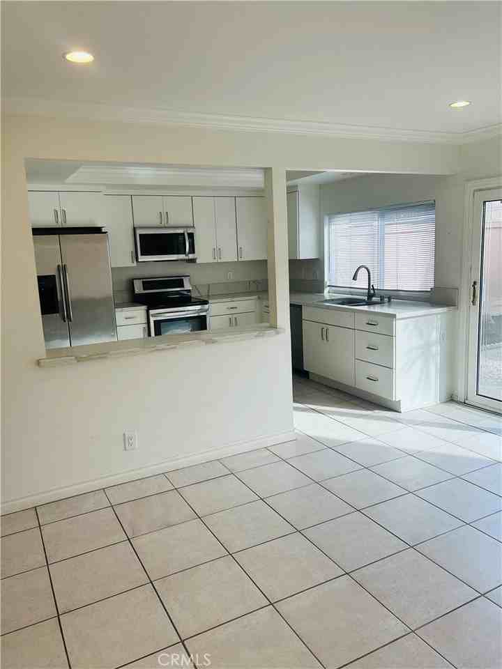 9808 Via Sonoma - Photo 7 of 19